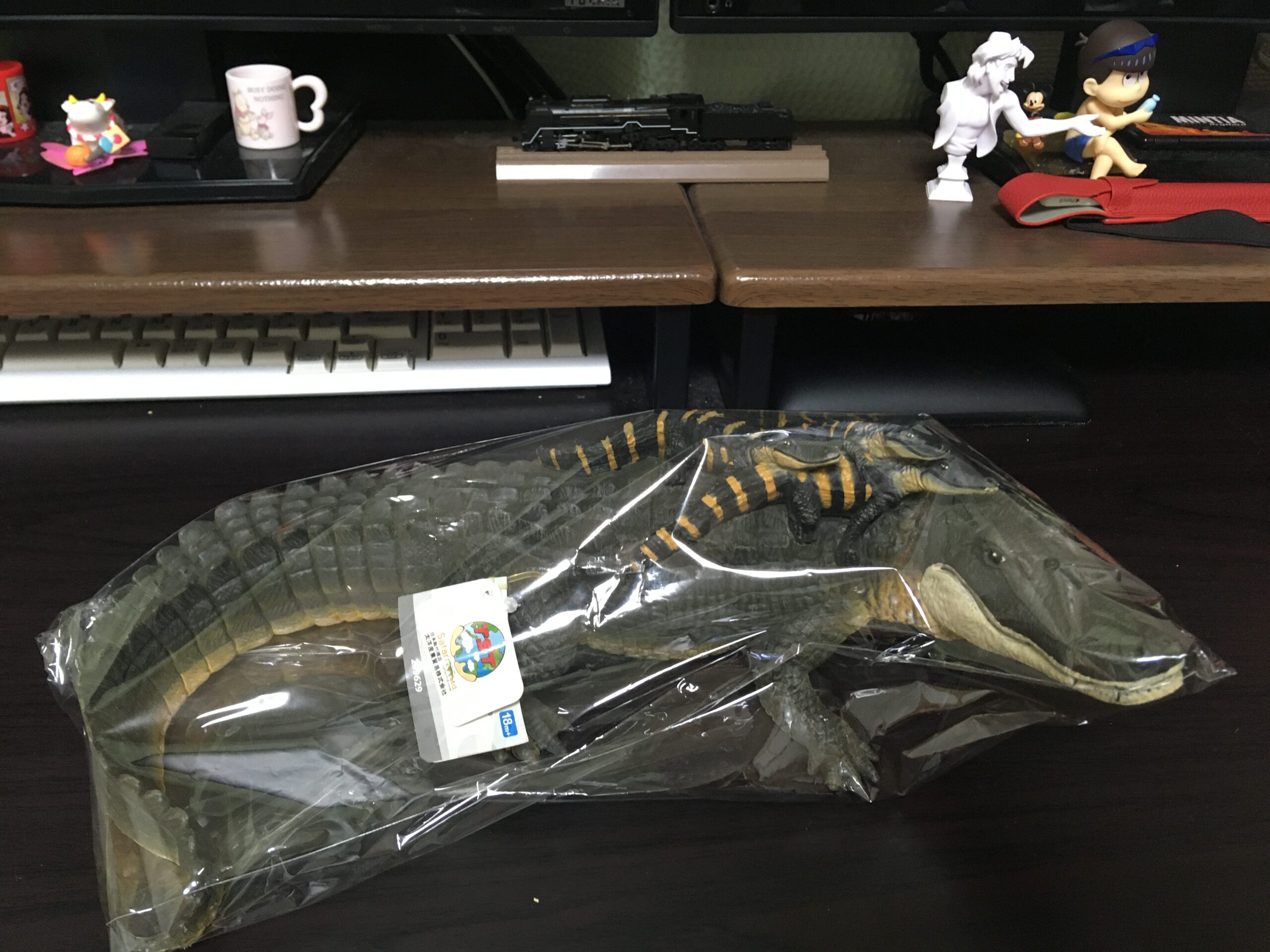 ワニの置物・おもちゃ