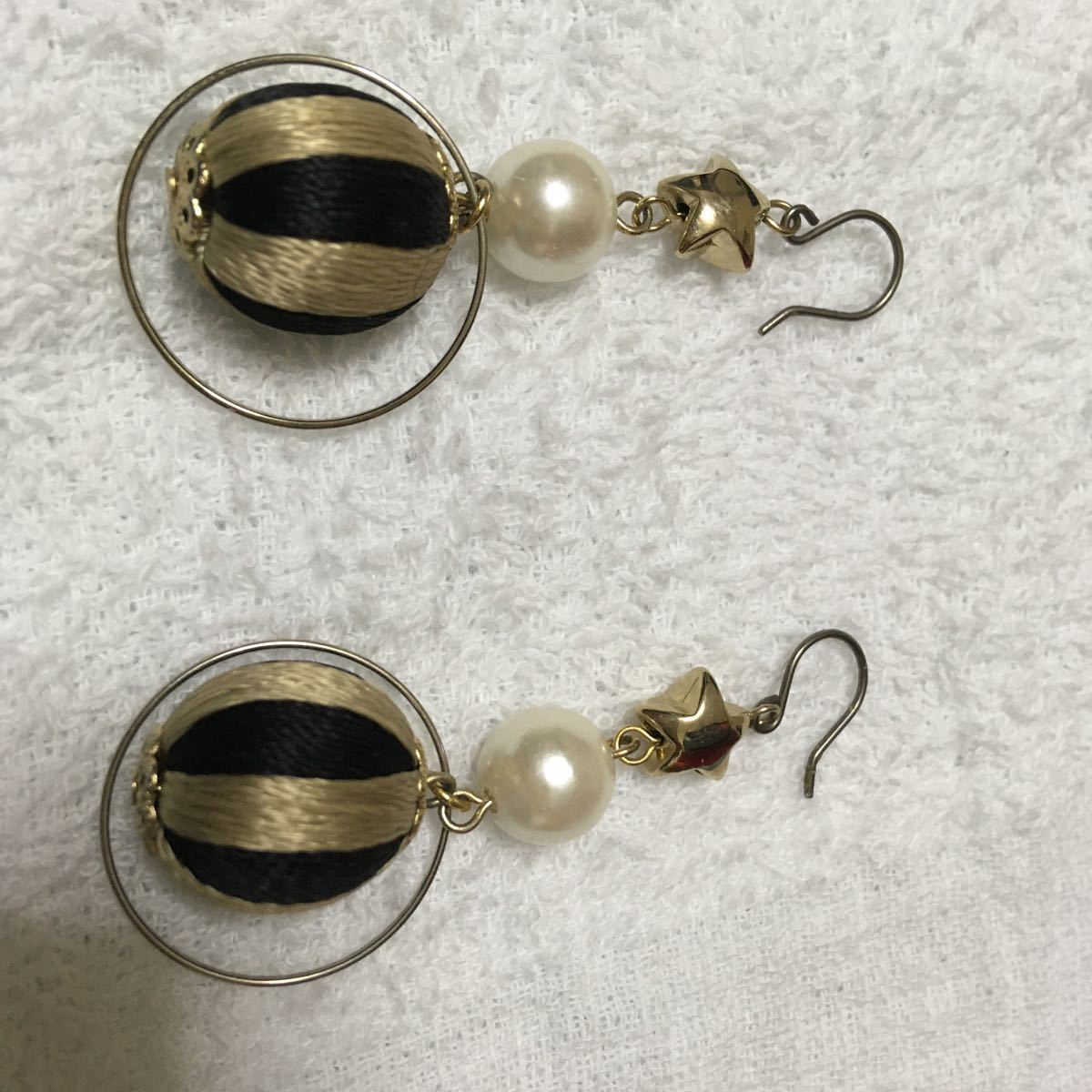 ファッションピアス　リングピアス　1ペア